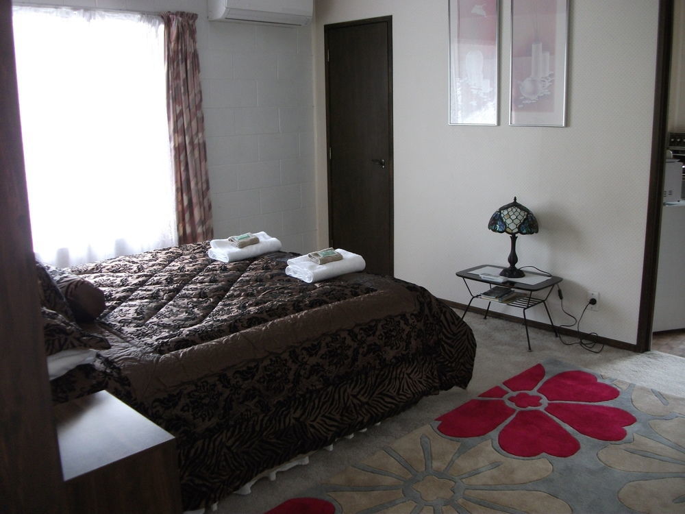 Kelly'S Riverside Motel Таумарунуі Екстер'єр фото