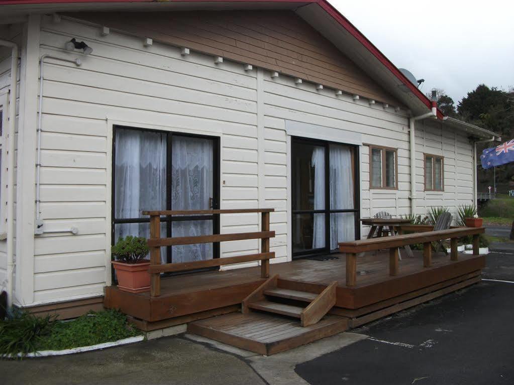 Kelly'S Riverside Motel Таумарунуі Екстер'єр фото